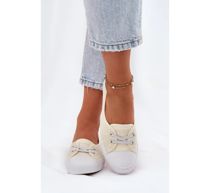 Dámské tenisky s výšivkou model 21693757 béžové - Lee Cooper Dámské tenisky s výšivkou model 21693757 béžové - Lee Cooper