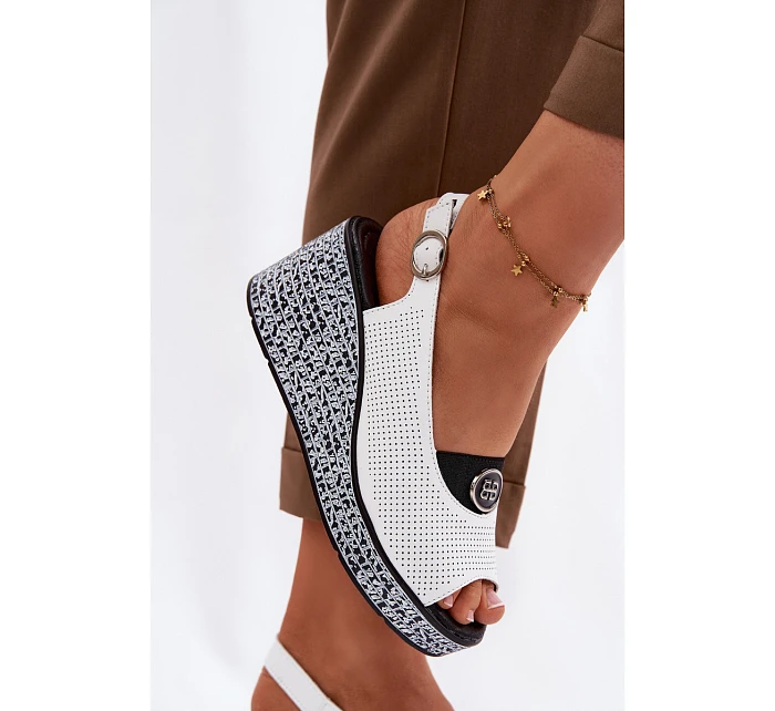 Kožené sandály na platformě model 22101381 bílé - S.Barski