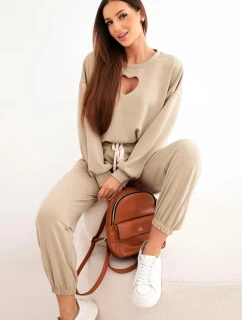 Dámský komplet máslo s výřezem ve tvaru srdce camelový