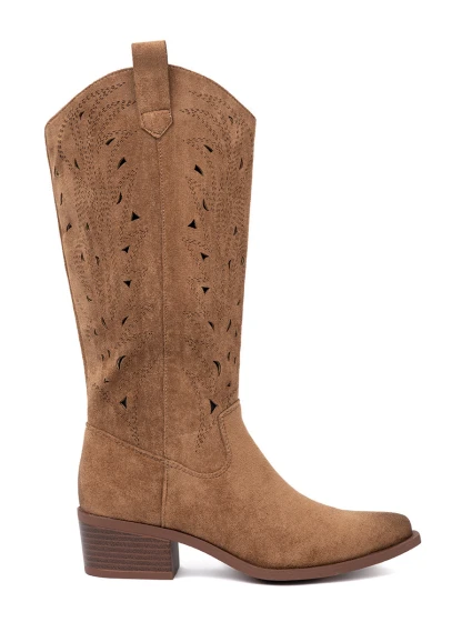 Trendy kozačky hnědé dámské na širokém podpatku Trendy kozačky hnědé dámské na širokém podpatku