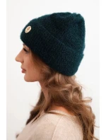 Dámská zimní čepice model 21441766 s ozdobným knoflíkem mořská - K-Fashion Dámská zimní čepice model 21441766 s ozdobným knoflíkem mořská - K-Fashion