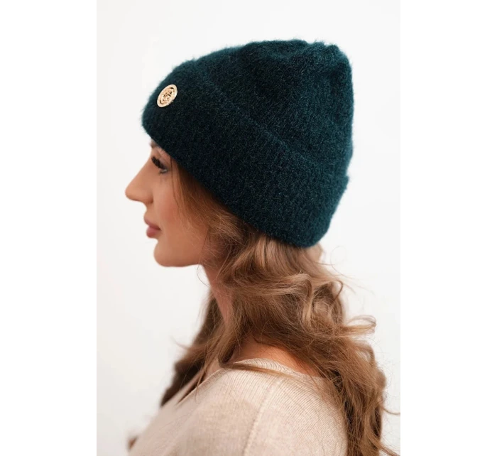Dámská zimní čepice model 21441766 s ozdobným knoflíkem mořská - K-Fashion Dámská zimní čepice model 21441766 s ozdobným knoflíkem mořská - K-Fashion