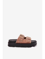 Dámské Pantofle Se Zlatými Přezkami Na Platformě Béžové model 21699298 - Boto Dámské Pantofle Se Zlatými Přezkami Na Platformě Béžové model 21699298 - Boto