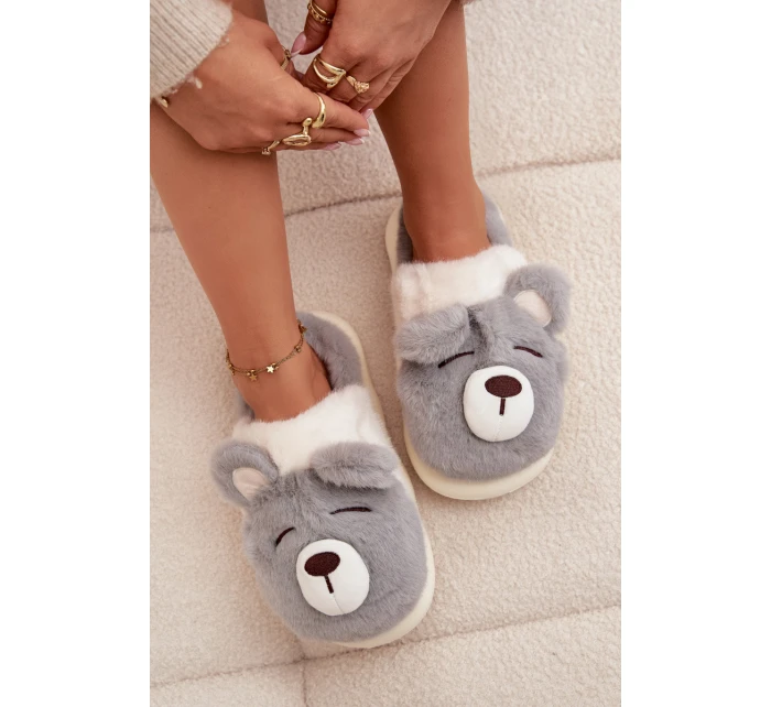 Kožešinové pantofle s motivem šedé model 21772450 - Boto