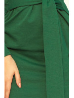 Dámské šaty v lahvově zelené barvě se širokým páskem k zavazování model 6330424 - numoco
