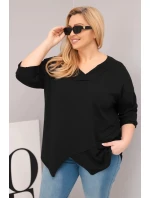Dámská bavlněná blůza Plus Size s hlubokým výstřihem do V a asymetrickým spodním lemem černá