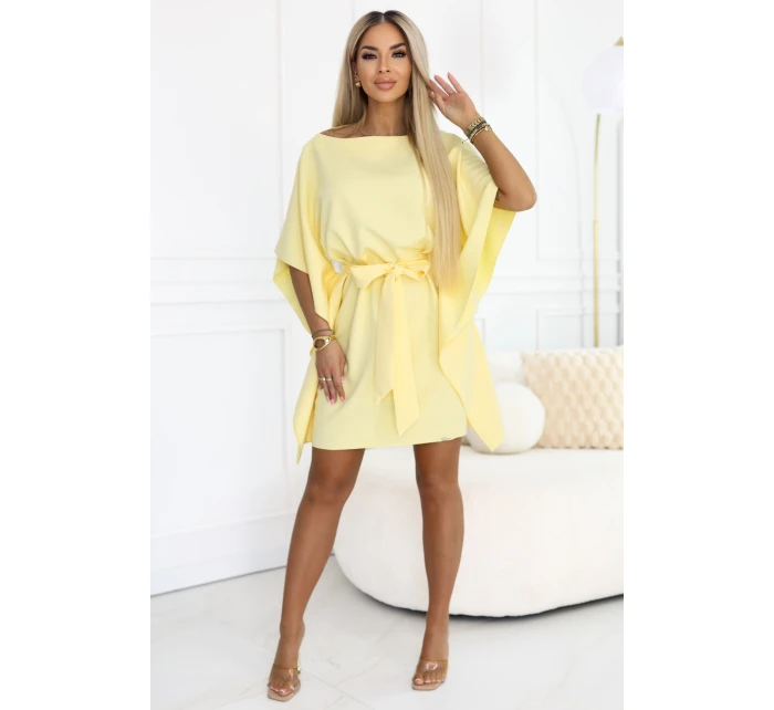 287-41 SOFIA Motýlí šaty se zavazováním v pase - pastelový citron