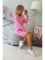Šaty s kapucí ve světle růžové barvě Šaty s kapucí ve světle růžové barvě