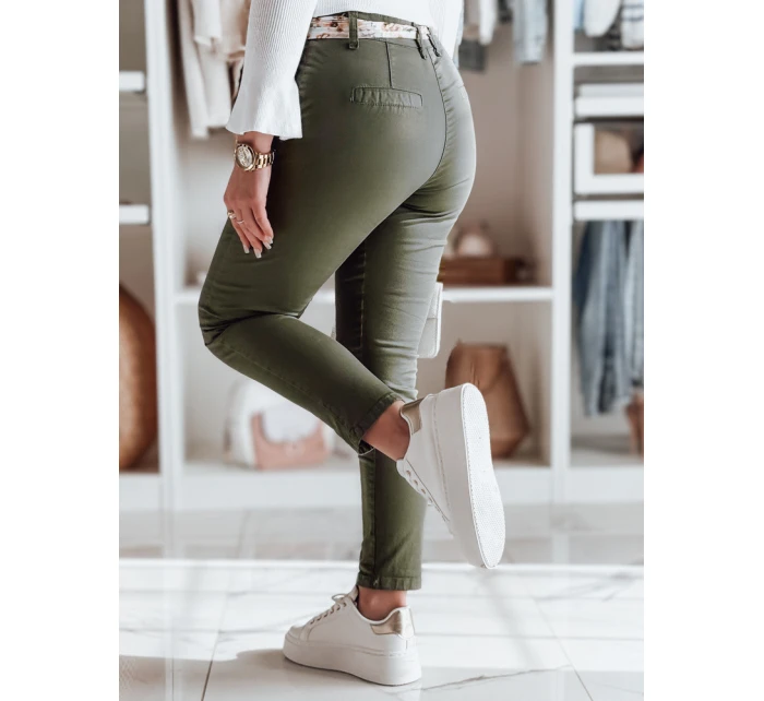 Dámské látkové chinos kalhoty s páskem olivové Dstreet model 21986630 - FashionStreet Dámské látkové chinos kalhoty s páskem olivové Dstreet model 21986630 - FashionStreet