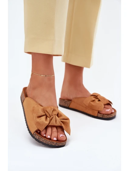 Dámské Pantofle Na Korkové Podešvi S Mašlí Camel model 21701469 - Boto Dámské Pantofle Na Korkové Podešvi S Mašlí Camel model 21701469 - Boto