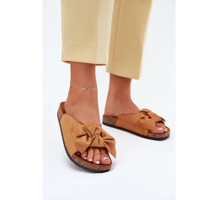 Dámské Pantofle Na Korkové Podešvi S Mašlí Camel model 21701469 - Boto Dámské Pantofle Na Korkové Podešvi S Mašlí Camel model 21701469 - Boto