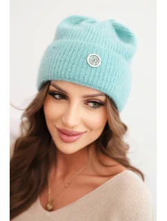 Dámská zimní čepice model 21441754 s ozdobným knoflíkem mátová - K-Fashion