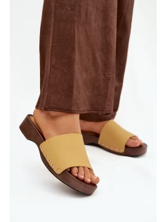 Dámské pantofle s žluté model 21918796 - Boto