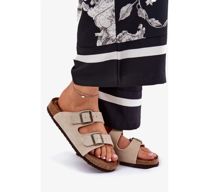 Dámské semišové pantofle s přezkami Big Star – béžové Dámské semišové pantofle s přezkami Big Star – béžové