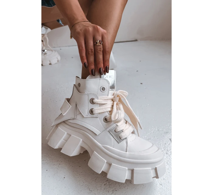 Dámské zateplené sportovní kotníkové botky z kůže – bílé GOE Dámské zateplené sportovní kotníkové botky z kůže – bílé GOE