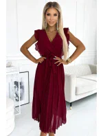 Plisované dámské šaty v vínové barvě s výstřihem a páskem model 21819820 - numoco basic