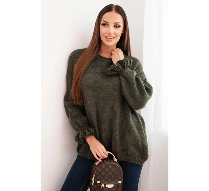 Dámský svetr s přídavkem mohéru a vlny volného střihu khaki Dámský svetr s přídavkem mohéru a vlny volného střihu khaki