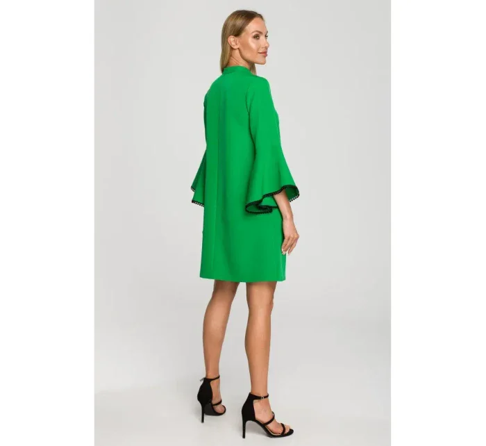 M698 Šaty áčkového střihu s andělskými rukávy - zelené