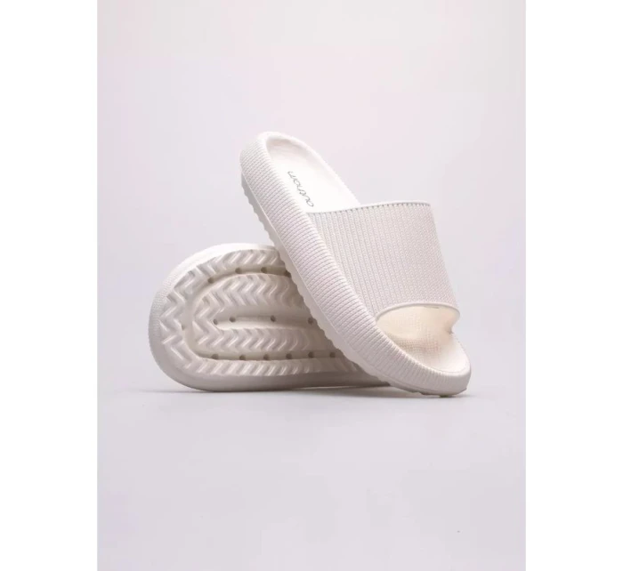 Dámské pěnové žabky na model 21811947 - Outhorn Dámské pěnové žabky na model 21811947 - Outhorn