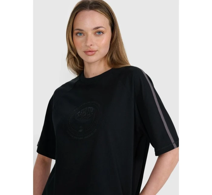 Dámské tričko oversize s potiskem 4F 4FRSS25TTSHF2791-20S Dámské tričko oversize s potiskem 4F 4FRSS25TTSHF2791-20S