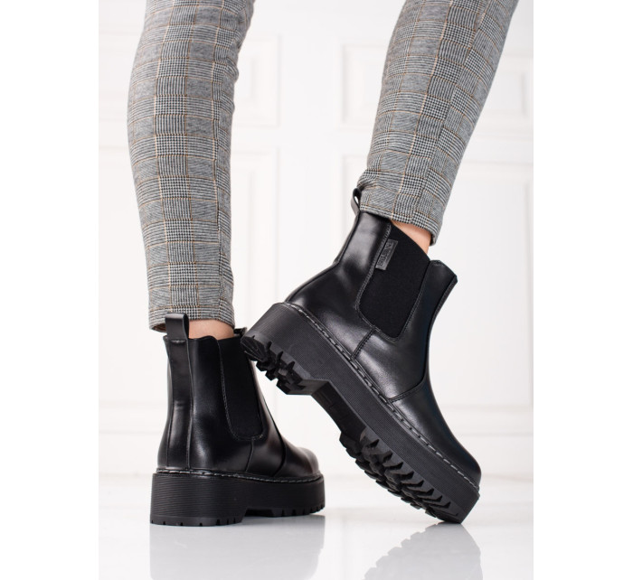 Stylové dámské  kotníčkové boty  na plochém podpatku