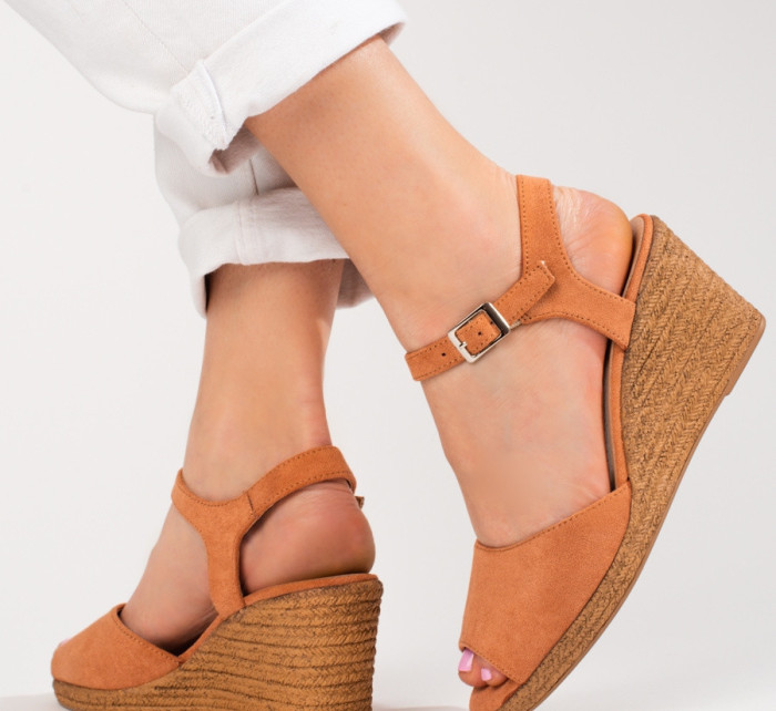 Zajímavé  sandály Brązowy dámské na klínku