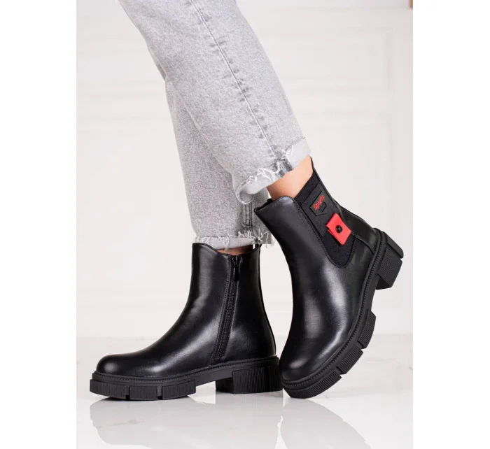 Moderní dámské černé  kotníčkové boty na plochém podpatku