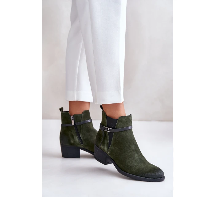 Zateplené semišové botky na podpatku se zipem tmavě zelené Zazoo 60478