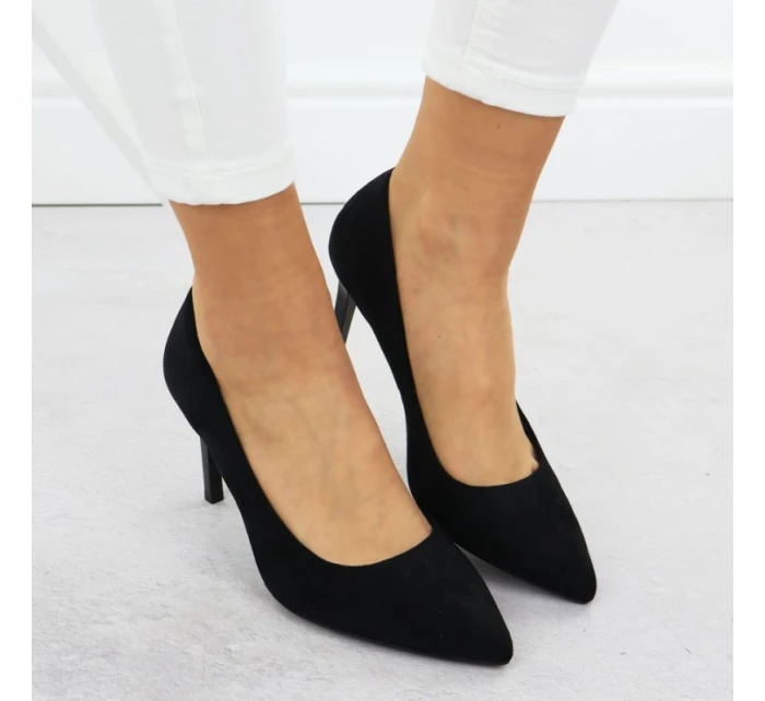 Černé semišové lodičky na jehlovém podpatku Sergio model 22013071 - LEONE