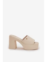 Dámské sandály z eko kůže na podpatku a platformě světle béžové Tamirella Dámské sandály z eko kůže na podpatku a platformě světle béžové Tamirella