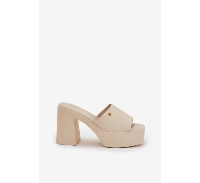 Dámské sandály z eko kůže na podpatku a platformě světle béžové Tamirella Dámské sandály z eko kůže na podpatku a platformě světle béžové Tamirella