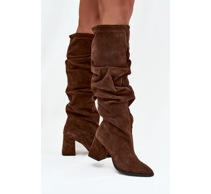 kozačky z pravé semišové kůže na podpatku vyhřívané  hnědé model 21712886 - Zazoo