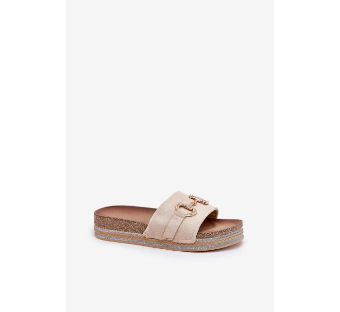 Dámské Klapky Na Platformě Se Zlatou Dekorací A Béžové model 21689922 - Boto Dámské Klapky Na Platformě Se Zlatou Dekorací A Béžové model 21689922 - Boto