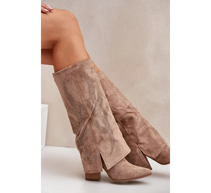 Zdobené Kozačky S Ohnutým Svrškem Na Podpatku Tmavě Béžové Ivilta