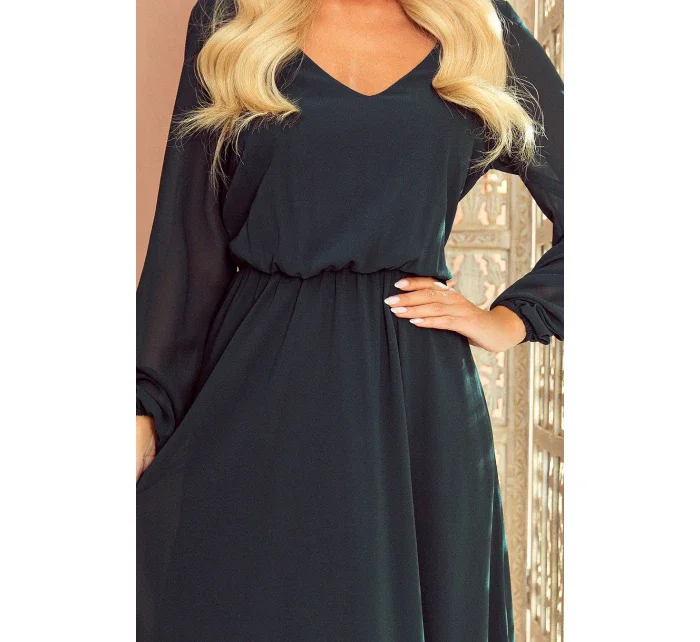 Dámské šifonové šaty v lahvově zelené barvě v délce midi, s dekoltem a volánkem 304-2 Dámské šifonové šaty v lahvově zelené barvě v délce midi, s dekoltem a volánkem 304-2