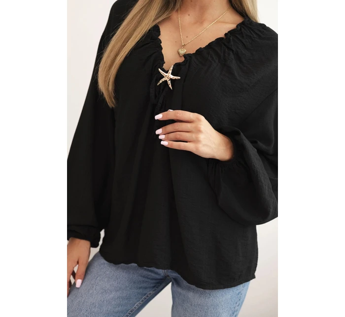 Dámská blůza s s výstřihem a ozdobou černá model 21266188 - K-Fashion