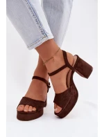 Dámské sandály na podpatku z eko semiše čokoládové Iserelle