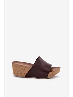 model 22136740 kožené dámské pantofle na korkové platformě čokoládové - Zazoo