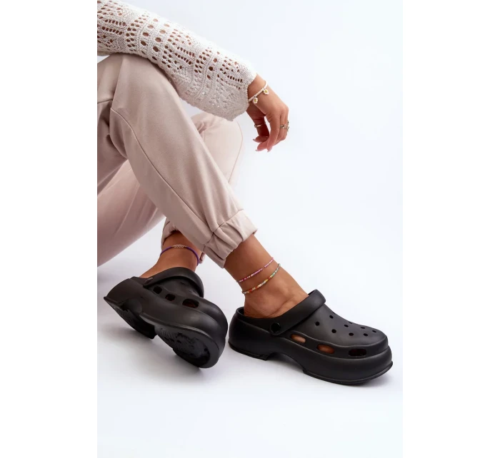 Dámské pěnové pantofle s masivní podrážkou Black model 20448799 - Kesi