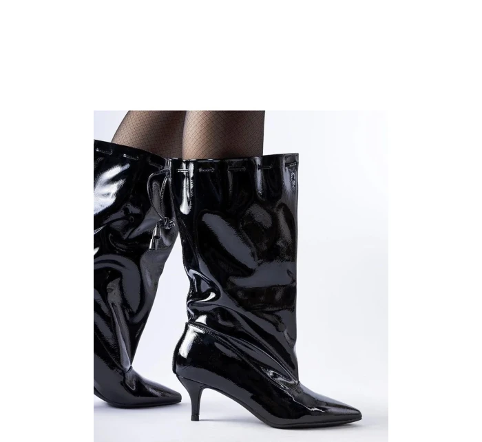 Boty na podpatku model 204743 Solea Boty na podpatku model 204743 Solea