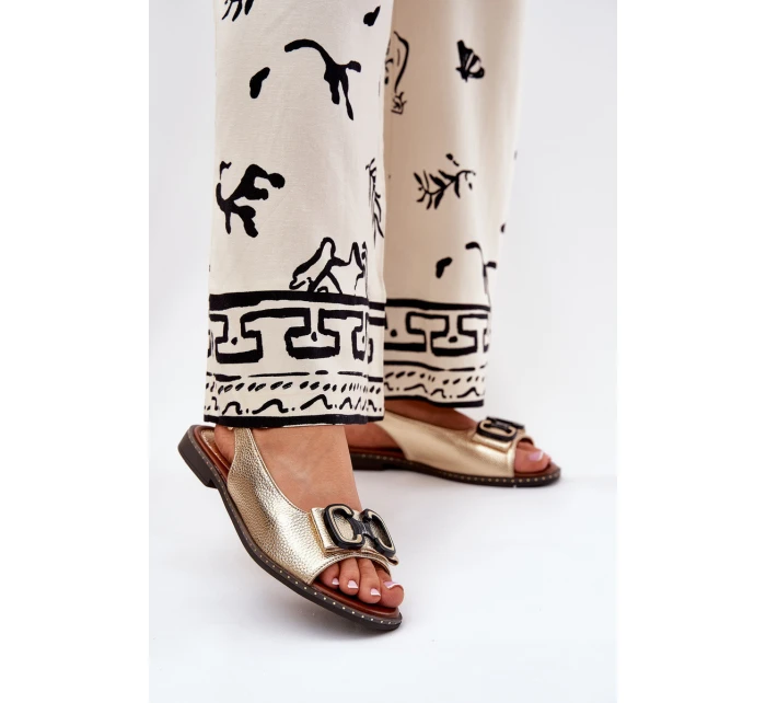 Ploché Sandály S Dekorací Eko Kůže Zlaté Lilria Ploché Sandály S Dekorací Eko Kůže Zlaté Lilria