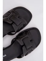 Dámské nazouváky na nízkém podpatku Černé Paris model 22010083 - Step in style Dámské nazouváky na nízkém podpatku Černé Paris model 22010083 - Step in style