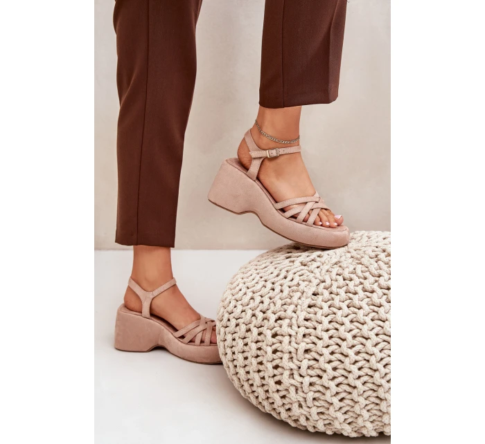 Sandály Na Platformě A Klínu Z Eko Semiše Béžové model 21687608 - Boto Sandály Na Platformě A Klínu Z Eko Semiše Béžové model 21687608 - Boto