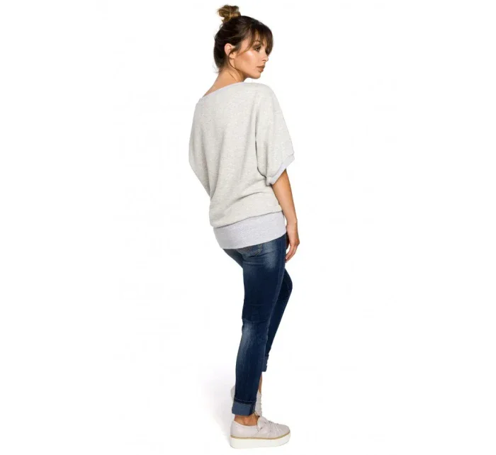 model 15096877 Halenka nadměrné velikosti se zavinovacími detaily pudrová - BeWear model 15096877 Halenka nadměrné velikosti se zavinovacími detaily pudrová - BeWear