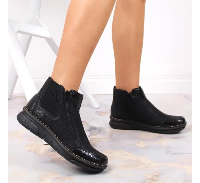 Pohodlné zateplené boty na zip Rieker W RKR555 Pohodlné zateplené boty na zip Rieker W RKR555