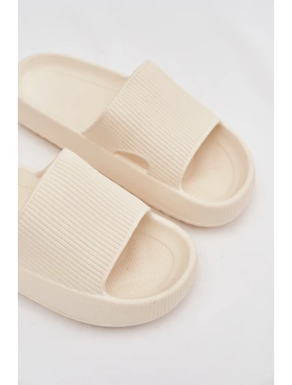 Dámské pantofle na platformě s výstřihem – ecru Ameira Dámské pantofle na platformě s výstřihem – ecru Ameira