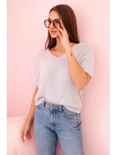 Dámský svetr z měkkého model 21291589 s výstřihem do V krátkým rukávem šedý - K-Fashion