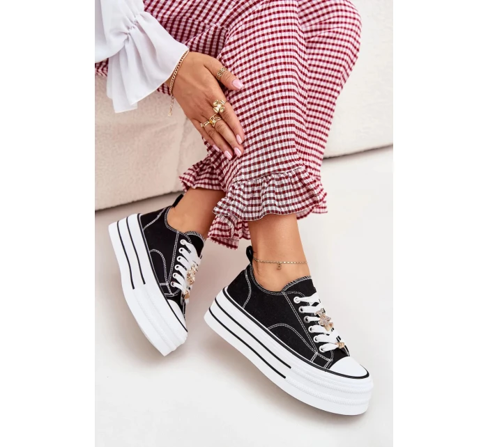 Dámské trampky na platformě se zlatými připínacími doplňky Fiorina – černé