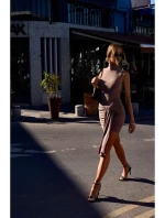 model 20970460 Mini šaty s vázáním vpředu béžové - Moe