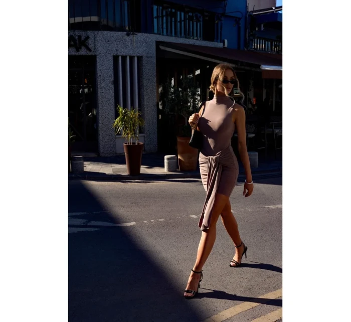 model 20970460 Mini šaty s vázáním vpředu béžové - Moe